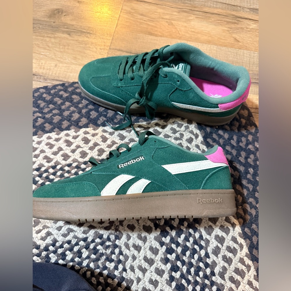 Reebok Forte Lounger Green And Pink Suede Sneakers